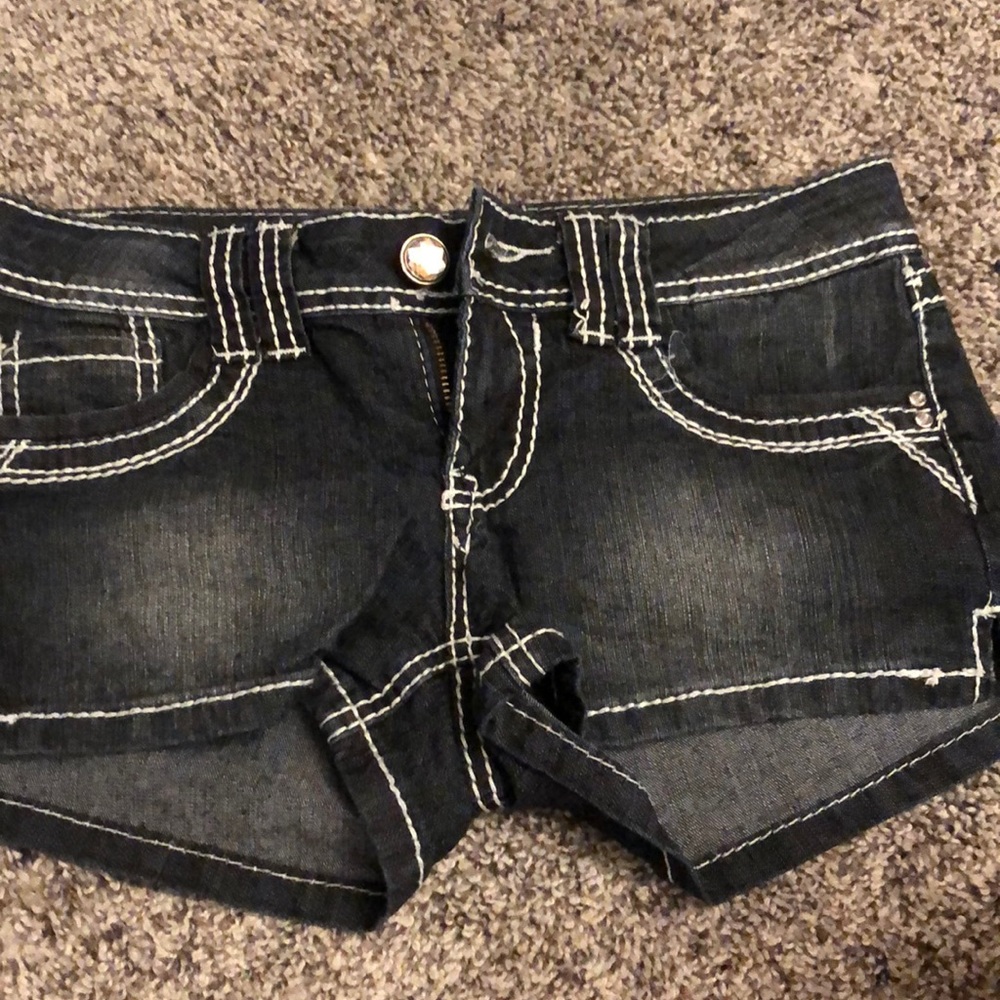 Hardly worn jean shorts!!